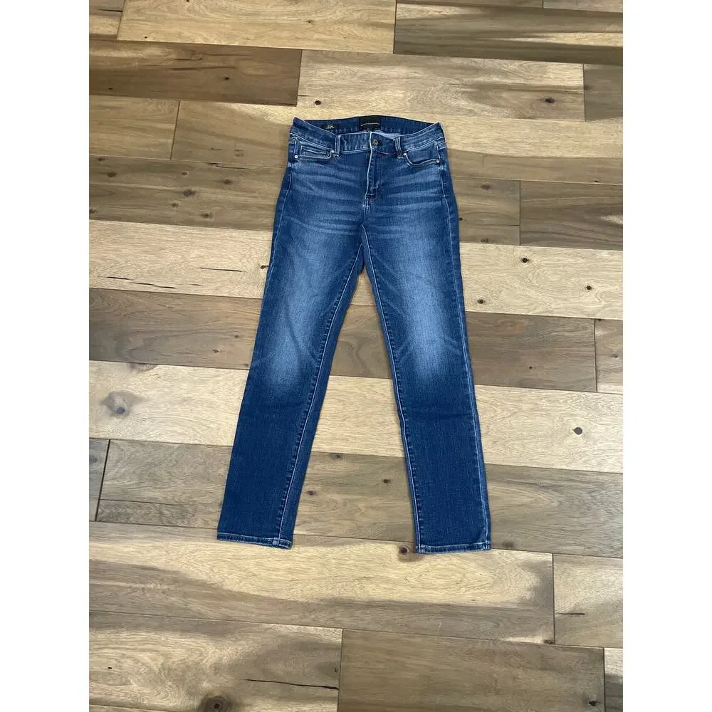 White House Black Market Mid‑Rise Slim Everyday Soft Jeans Size 4